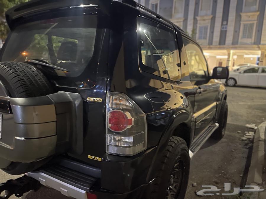 PAJERO QUARTER FULL OPTION SPORT63065428174210112