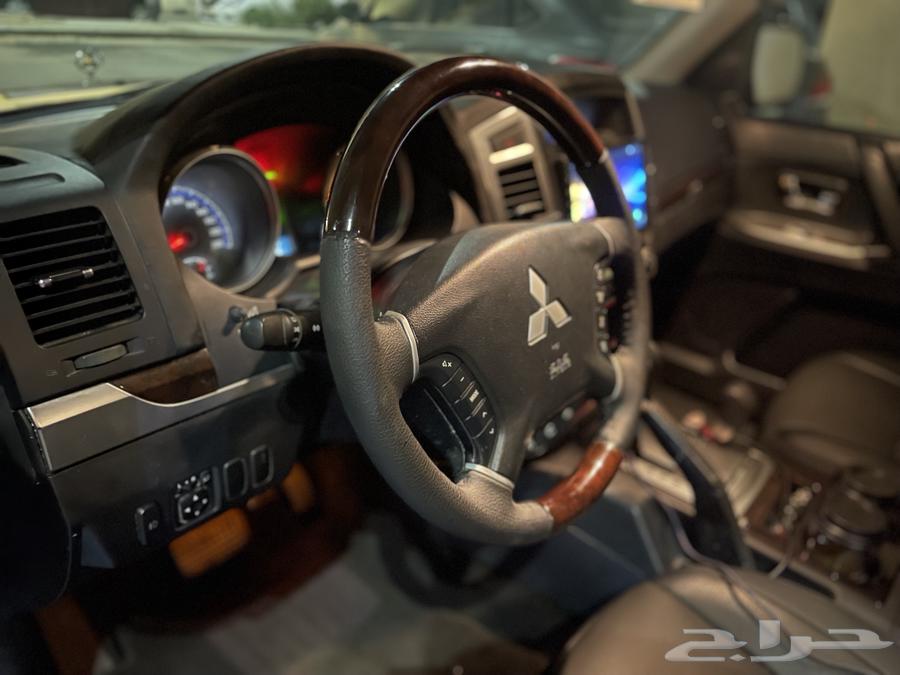 PAJERO QUARTER FULL OPTION SPORT63065428174210114