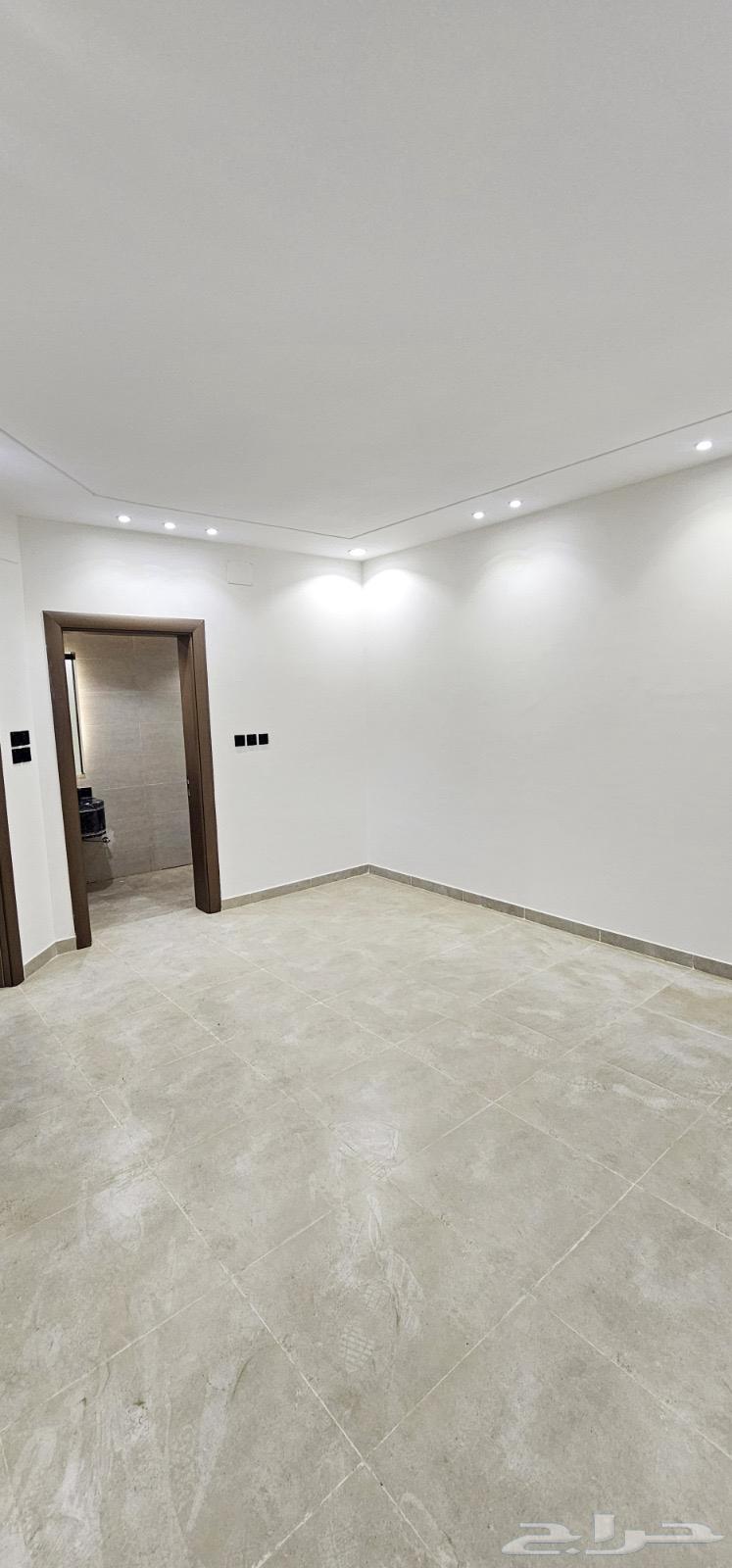 شقق علويه وأرضيه للبيع63012025773058112