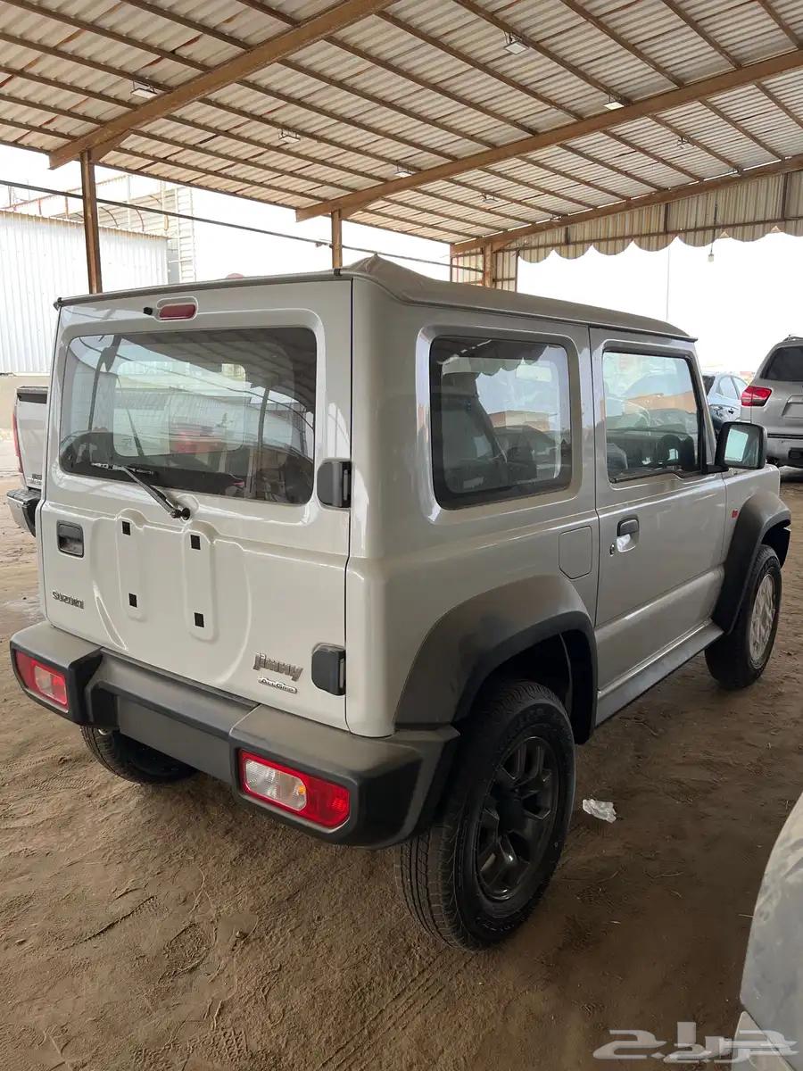 سوزوكي جمني 2025 ابيض لؤلؤي مميز ب 78900 شامل ضريبة جديد عرض63067043078914114