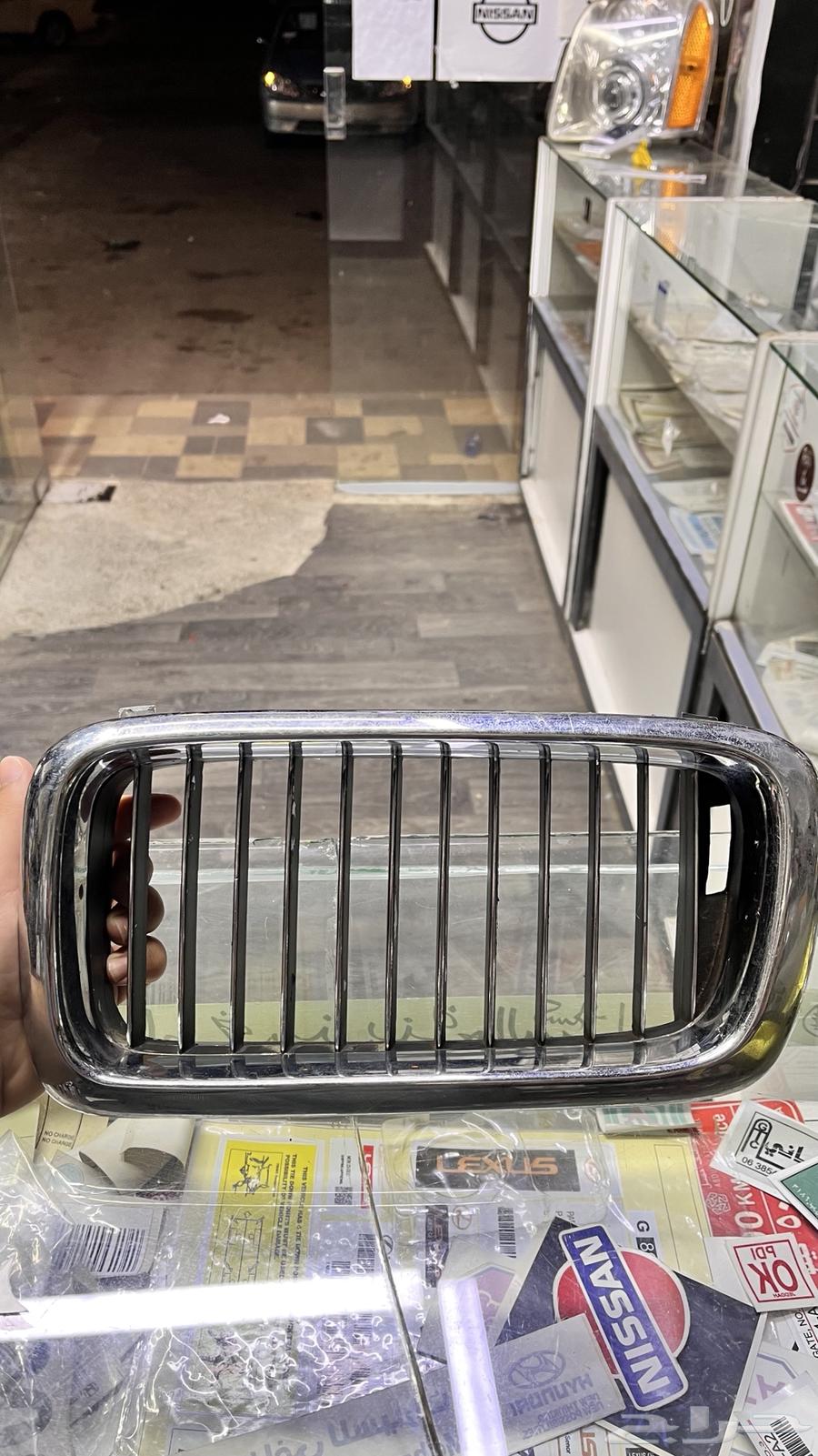 شبك BMW 200163062744175745111