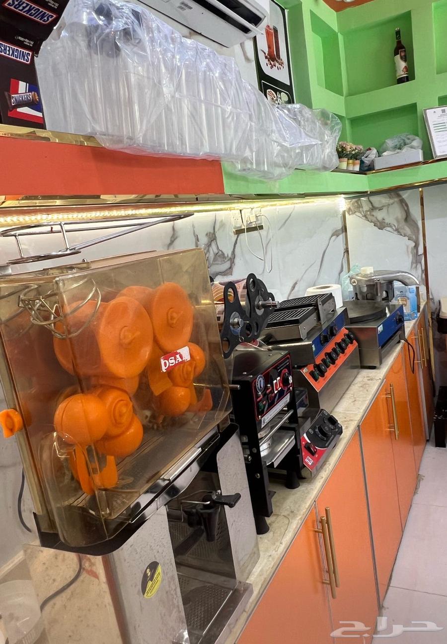 Several items from the juice and sweets shop, used but clean, three months of juice machines.634700651987211113