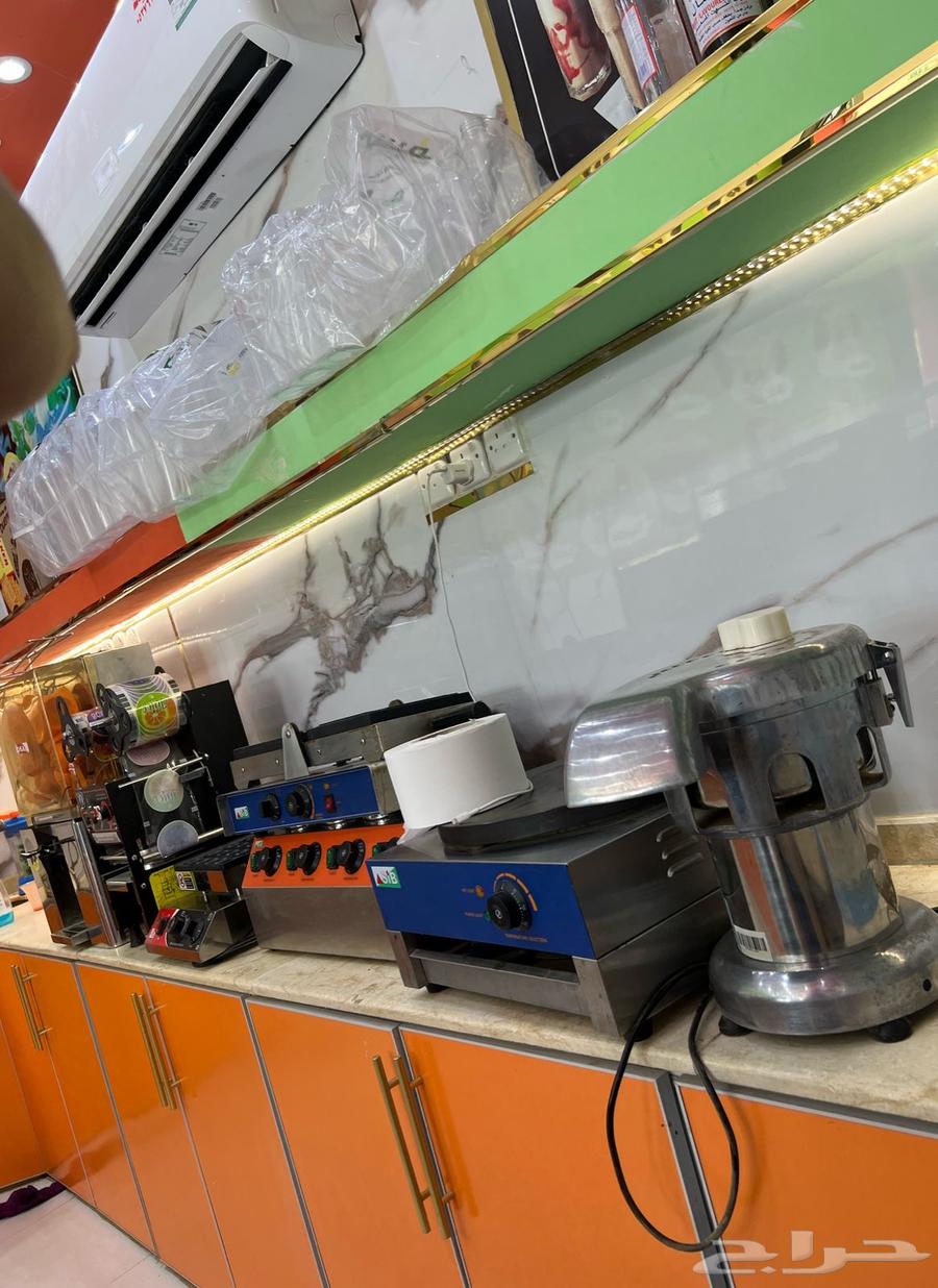 Several items from the juice and sweets shop, used but clean, three months of juice machines.63470065198721111