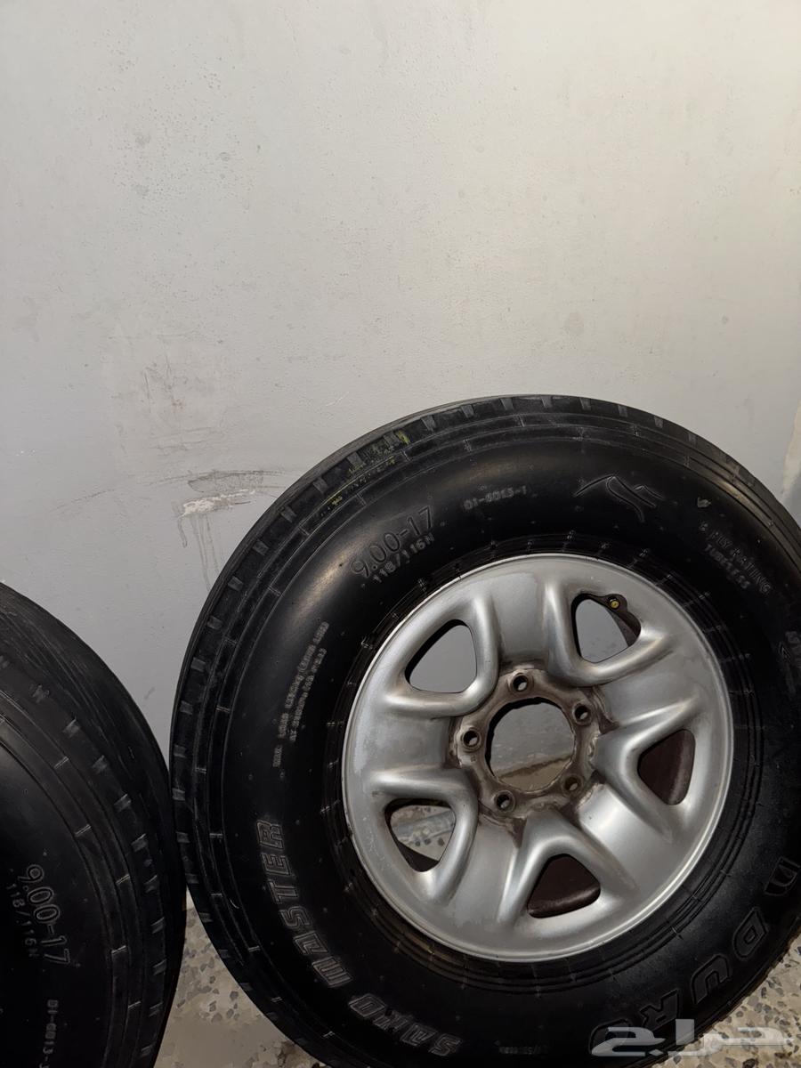 Balloon tires and diesel rims63057835255554113