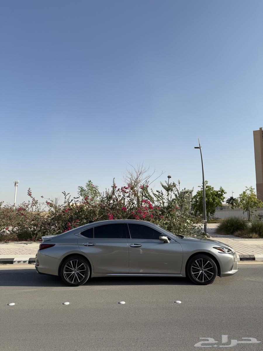 لكزس اي اس 350 es 202363060236071683112