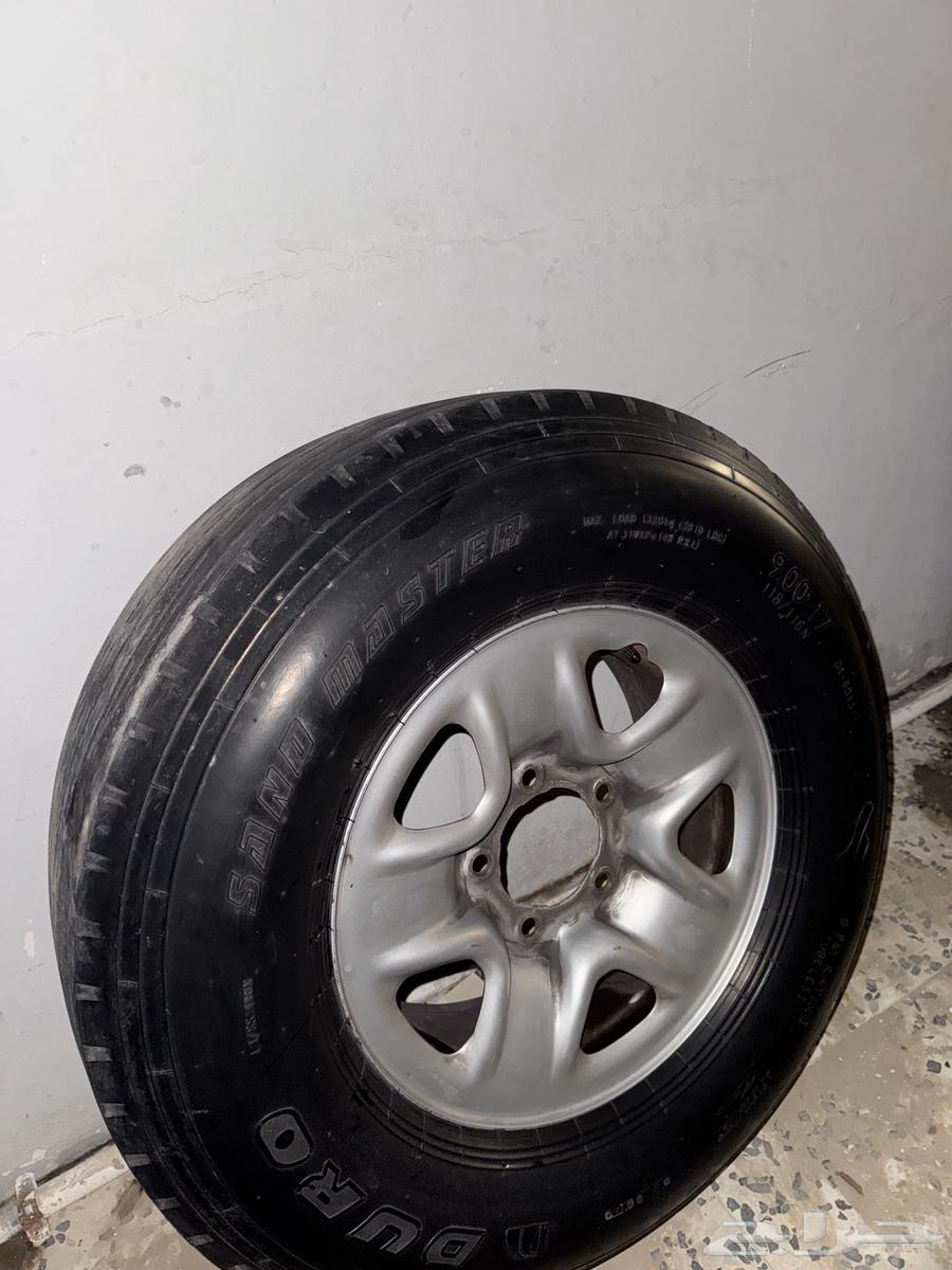 Balloon tires and diesel rims63057835255554111