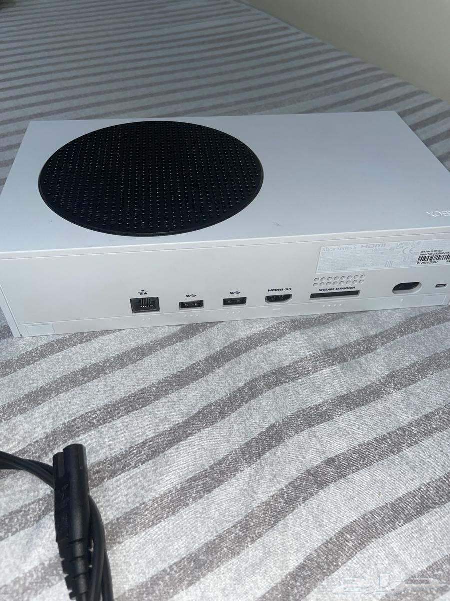 Xbox Series S, almost new, light use, for sale on condition63043340812547114