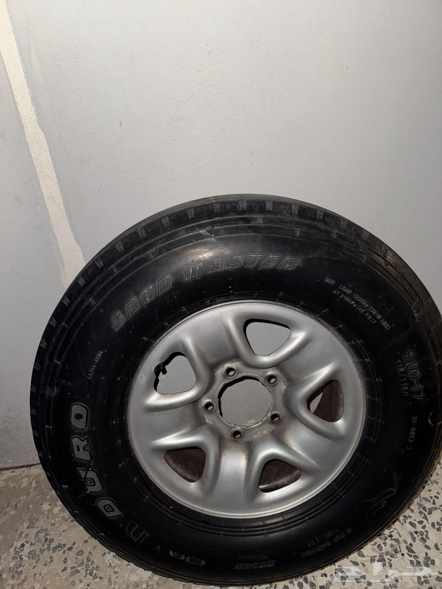 Balloon tires and diesel rims63057835255554112