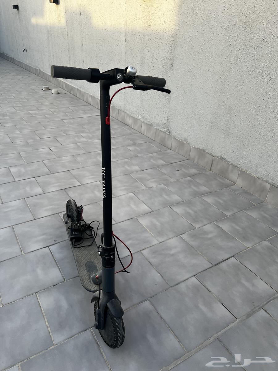 Scooter on the sum63470484261889113