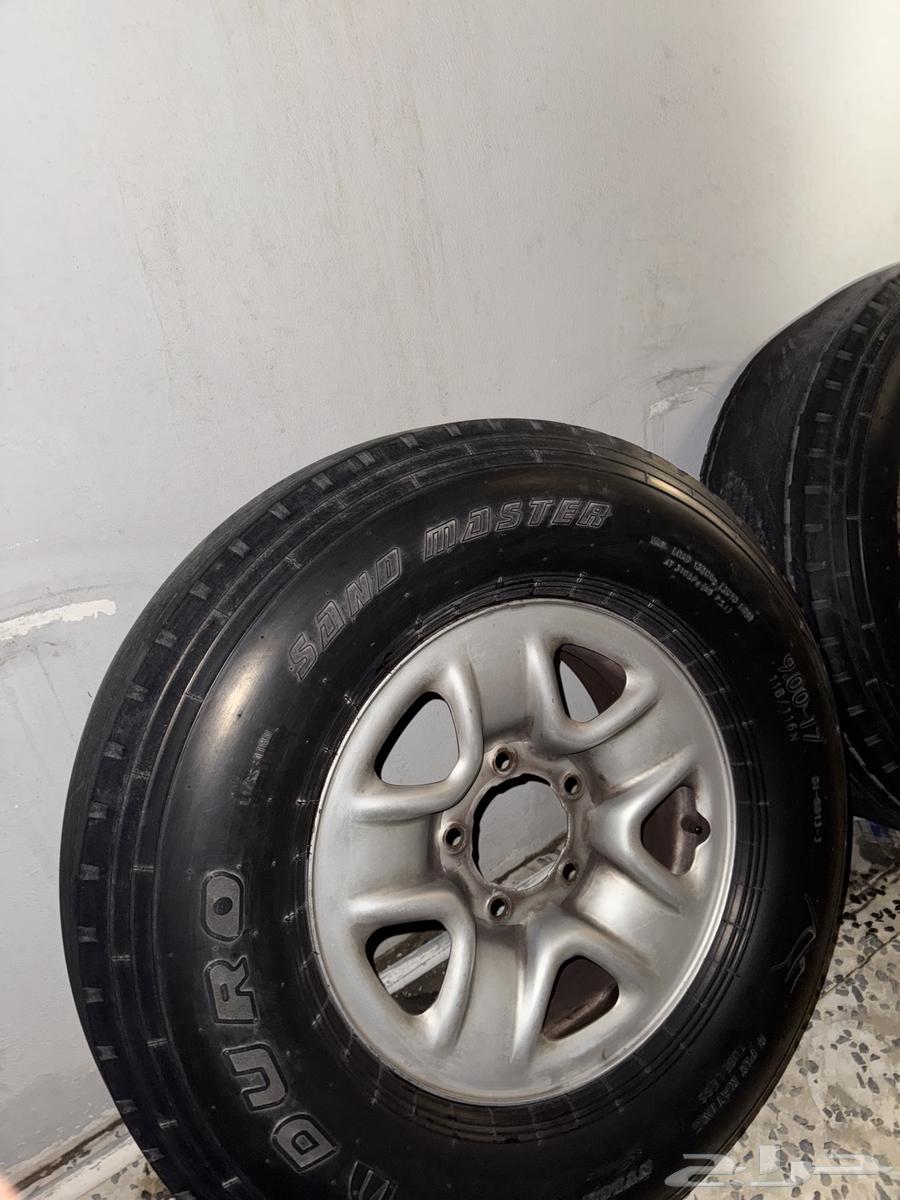 Balloon tires and diesel rims63057835255554114