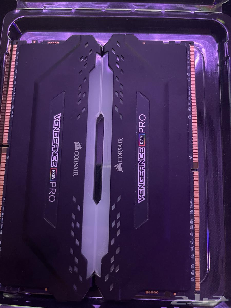 Corsair Vengeance RGB Pro DDR4 (32GB 2x16GB( تم البيع )630424970366741121