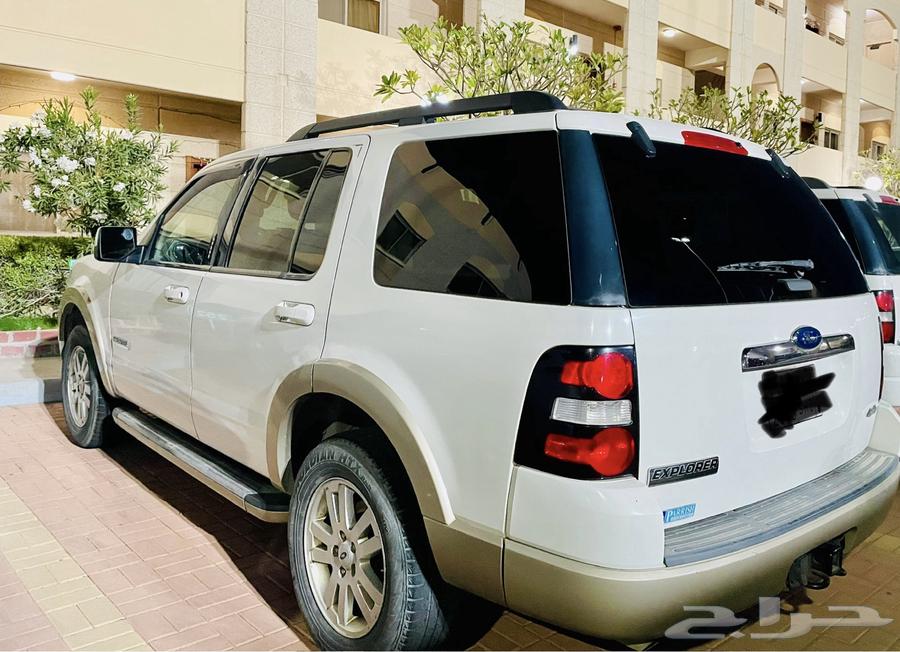 Ford explorer63059852299906112