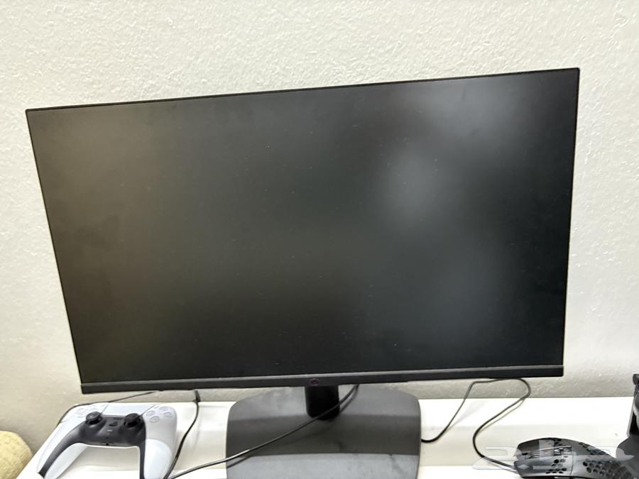 PC with screen, microphone, mouse, keyboard, and mouse pad63470513848066111