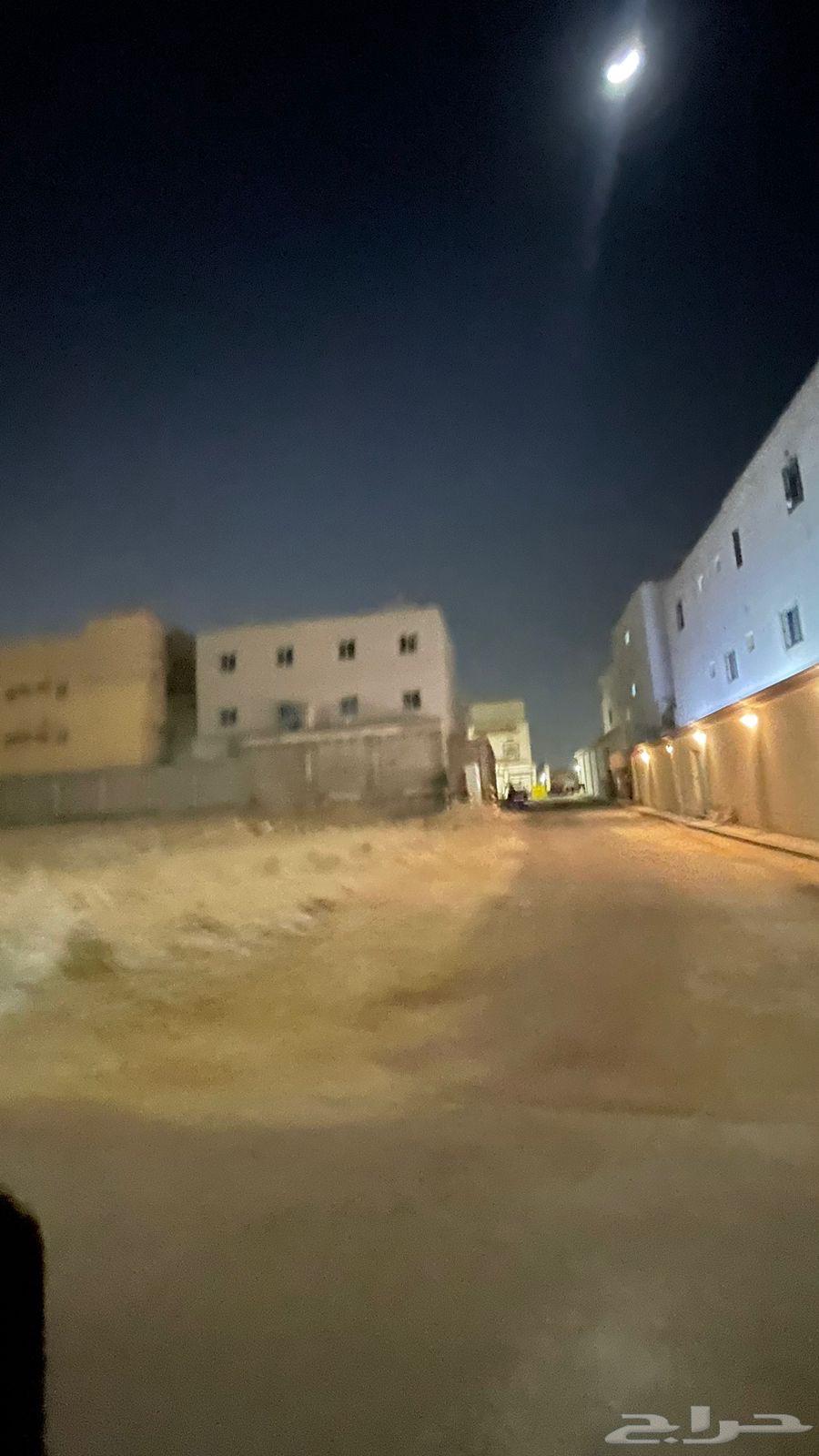 ارض للبيع في ضاحية الملك فهد شارع 32 م ونافذ 8م630142812634911128