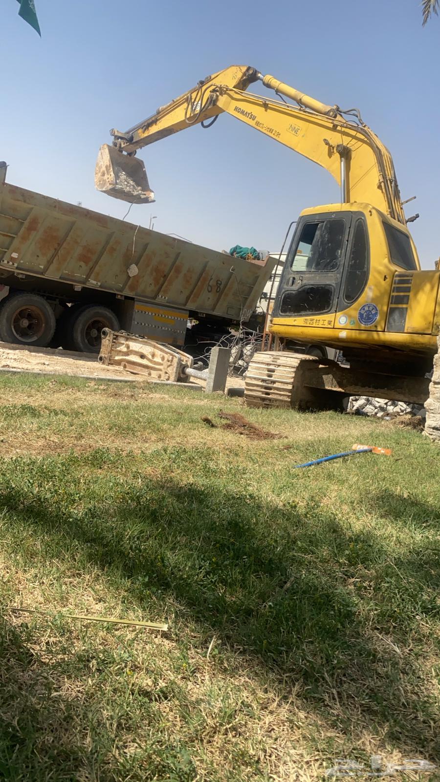 بوكلين حفار دقاق للايجار630574316792341128