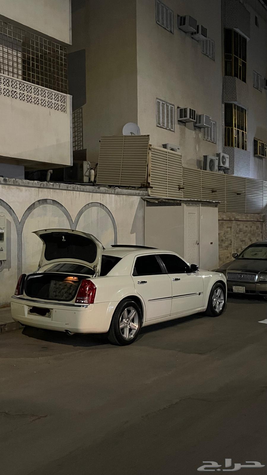 كرايزلر c300 هيمي 200863053907815426111