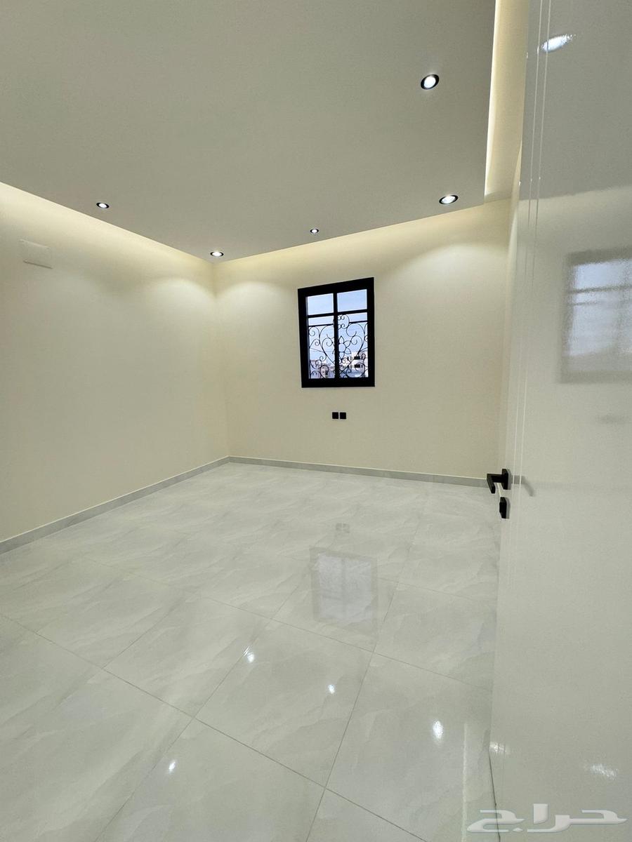 للبيع فلة مع مشب تصميم كلاسكي موقع مميز63013388846851111