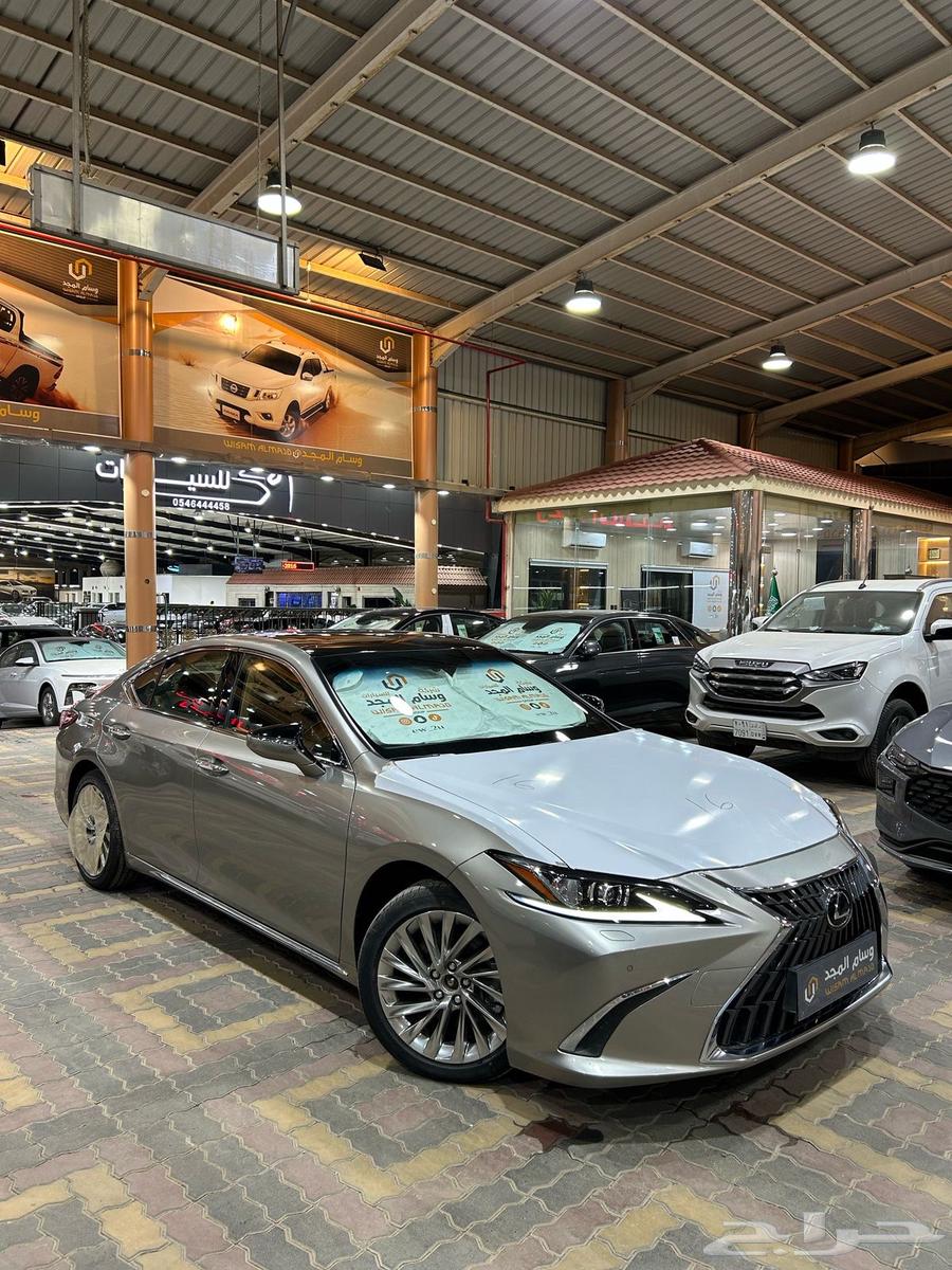 عرضصلكزس ES350 بريمي 2023 السعر شامل الضريبه واللوحات19740063057454678273111