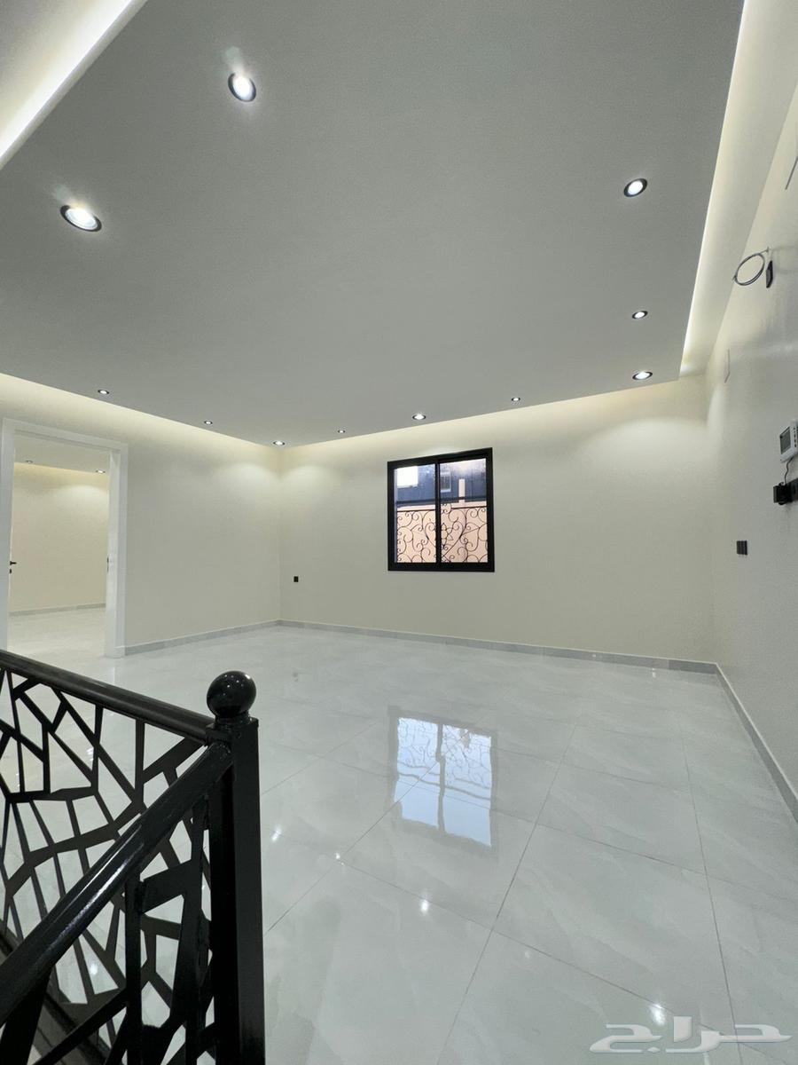 للبيع فلة مع مشب تصميم كلاسكي موقع مميز63013388846851113