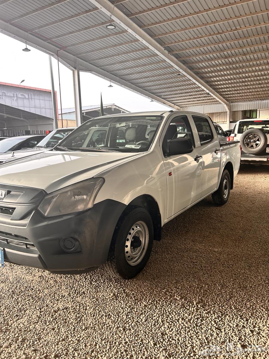Isuzu D-Max 202063054285234562111