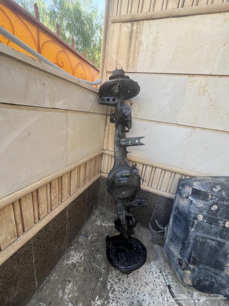 Rear view of salon model 94630574364346911119