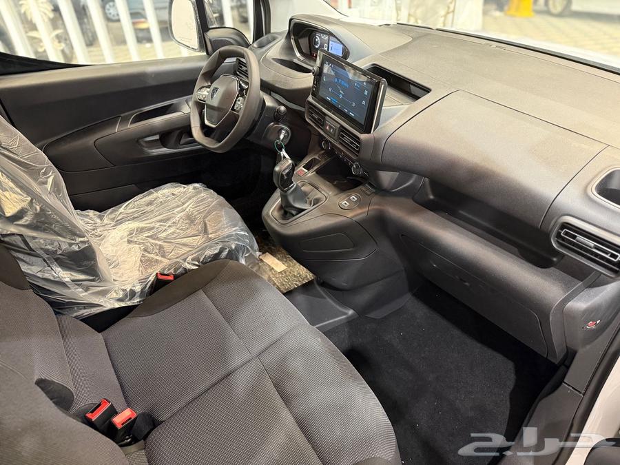 Peugeot Partner Van Diesel Model 2025 offers an exceptional driving experience63053893693955112