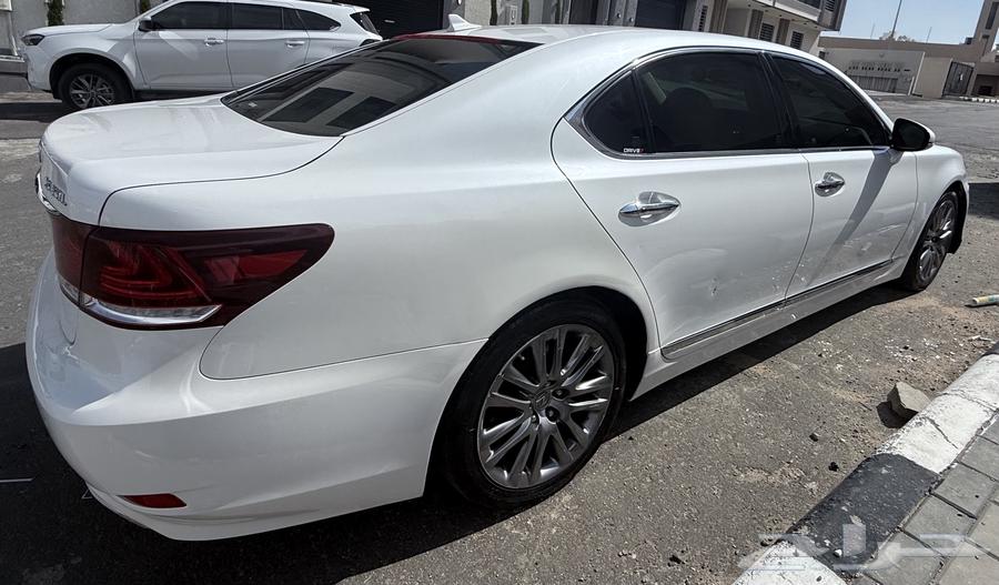 Lexus 460 Large Saudi Model 2013 VIP63055876509443113