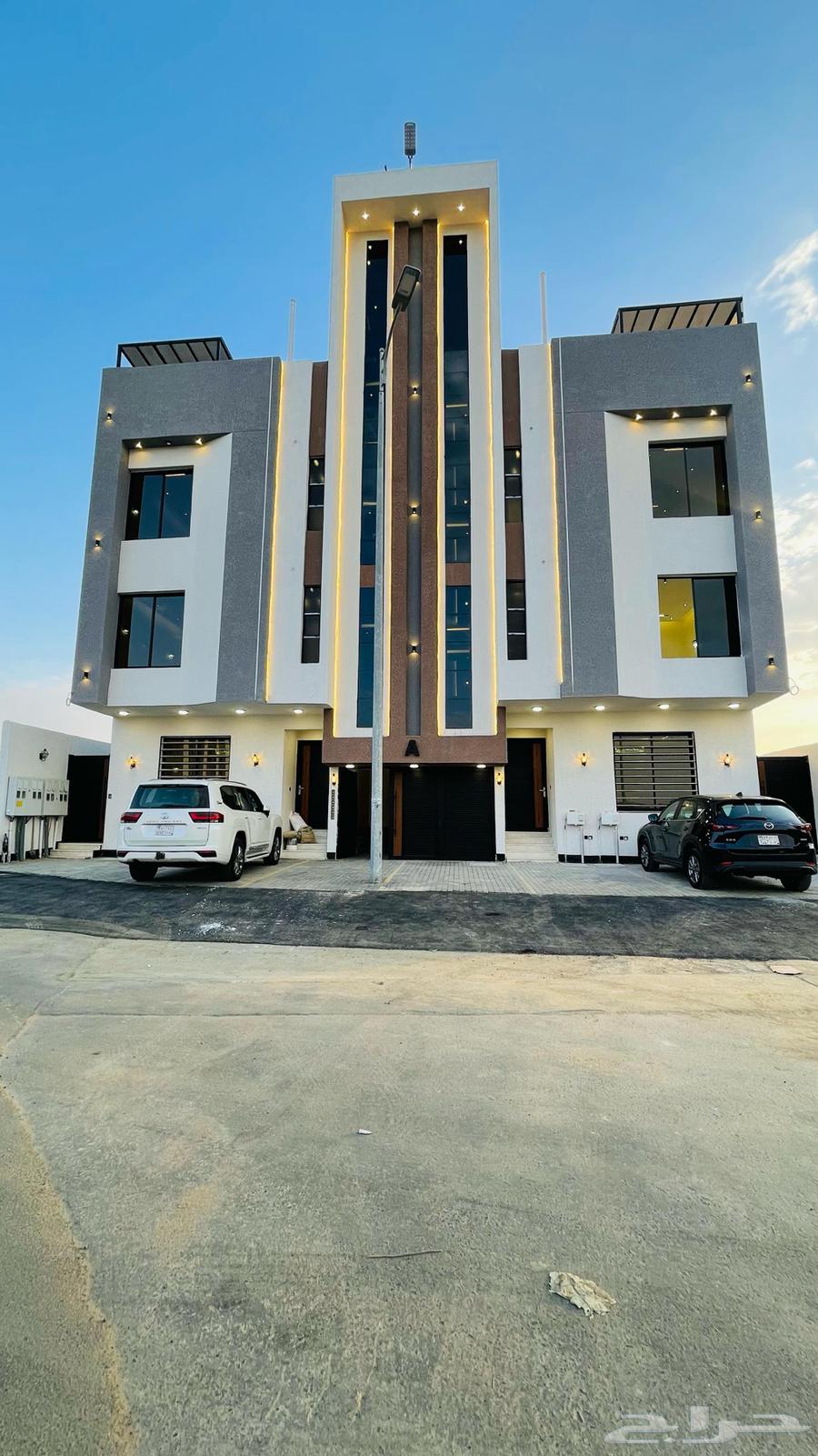 للبيع شقق فاخره بدرج داخلي للسطح ابها حي البديع63013389916034118