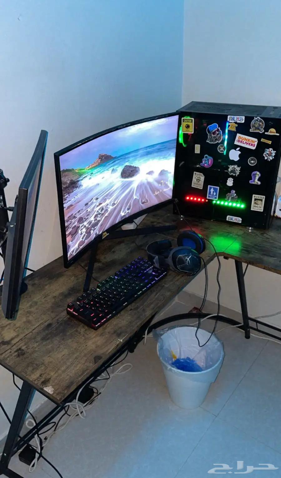 Curved screen for sale63050257116931115