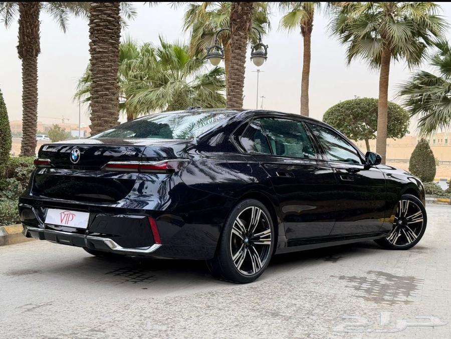 استقبال يليق بك  وسيارة أفخم مما تتخيل63052700642691112