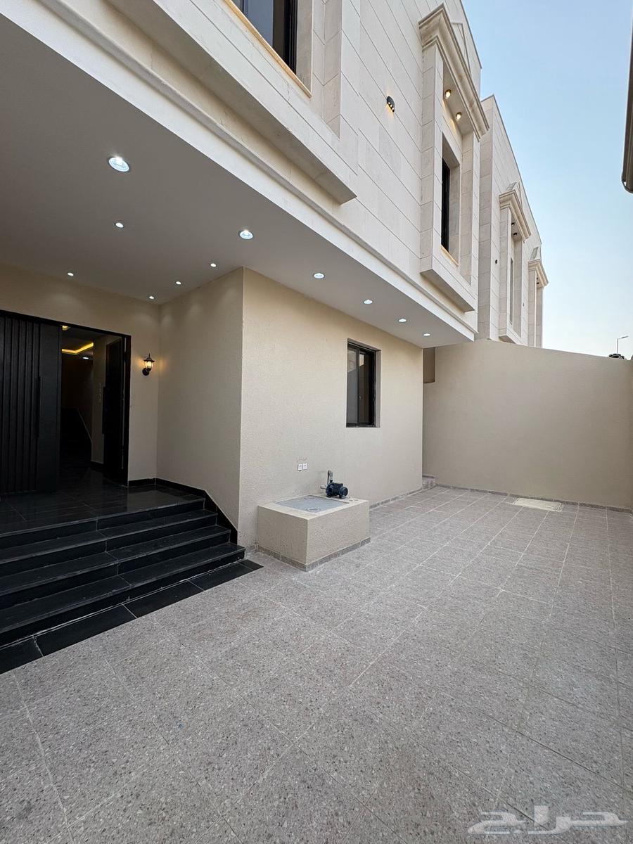 Villa with a system of separate apartments stacked on top of each other63006536462722114