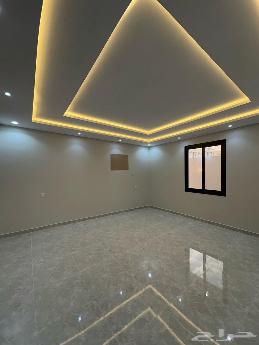 Villa with a system of separate apartments stacked on top of each other63006536462722112