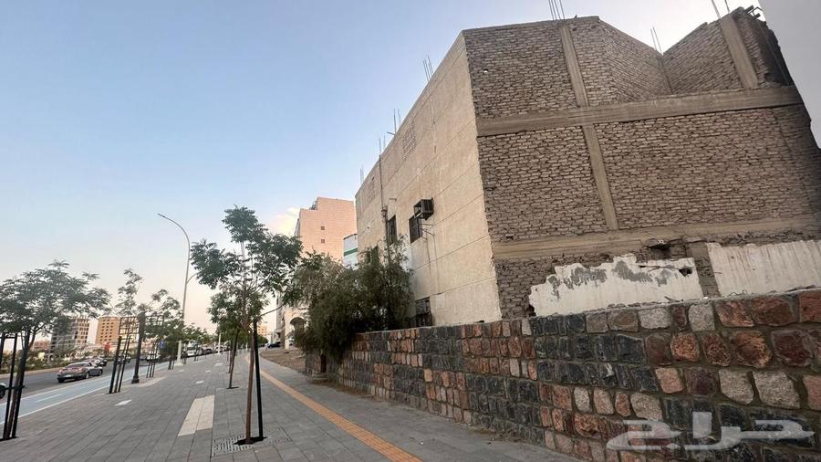 عمارة على طريق الملك فهد (جادة أحد)63013389702275111
