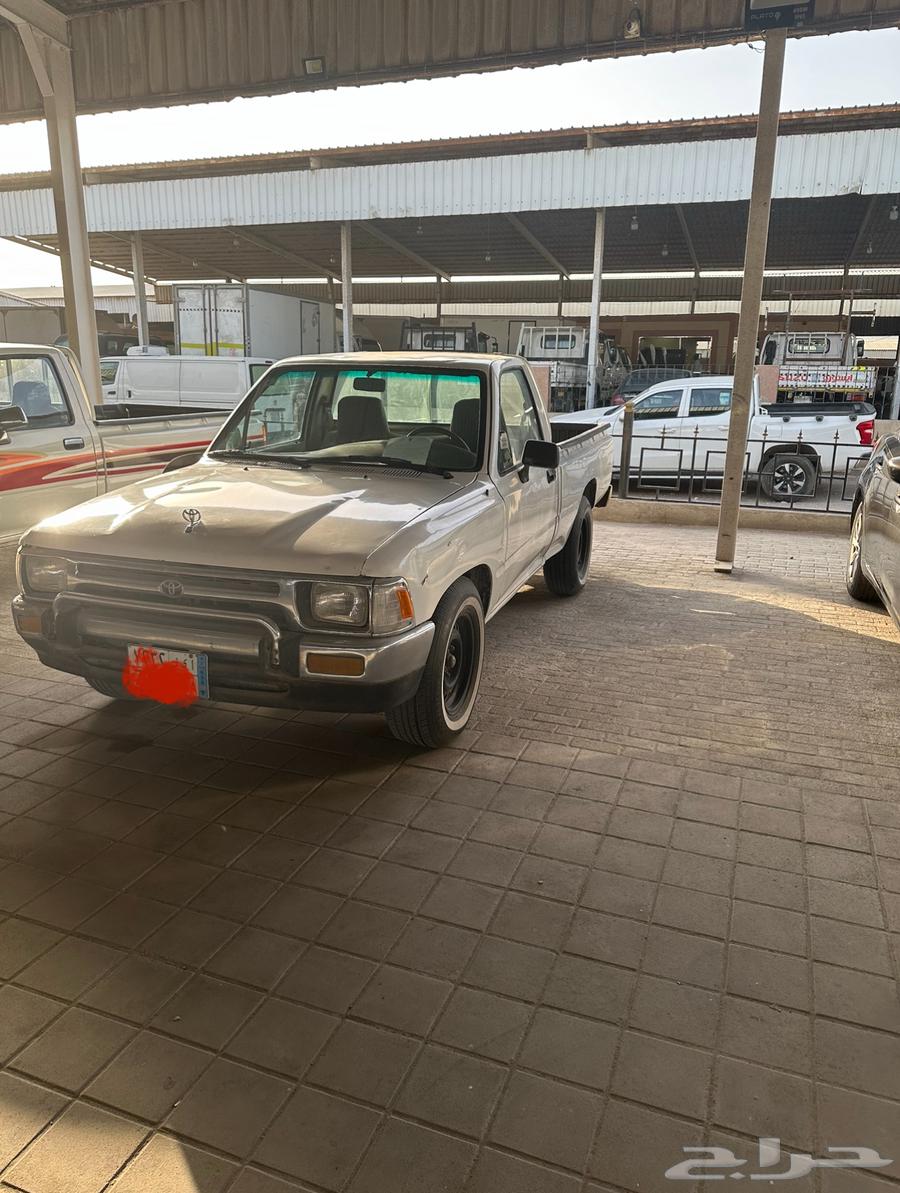For sale, two 1994 Hilux trucks without air conditioning, condition is strong and least consumption 3y country.630629125364501118
