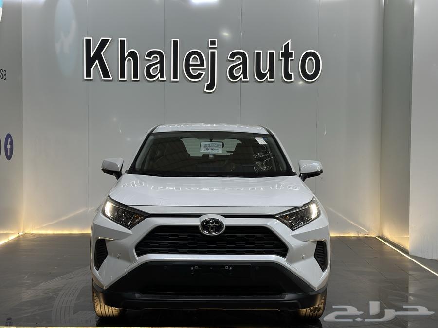 Toyota RAV4 LE Standard Gasoline Double 202563051453928195111