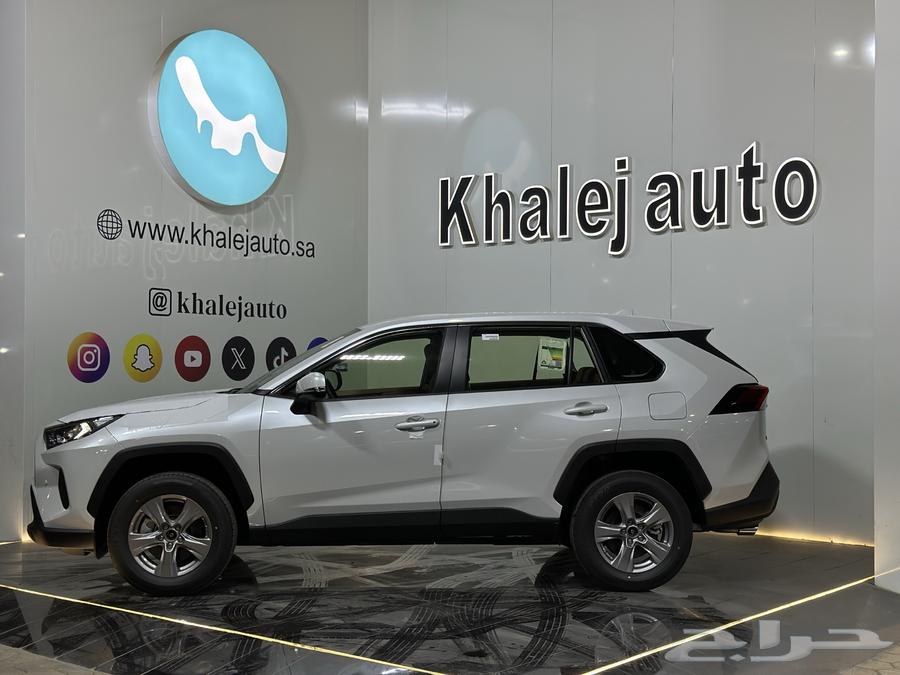 Toyota RAV4 LE Standard Gasoline Double 202563051453928195112