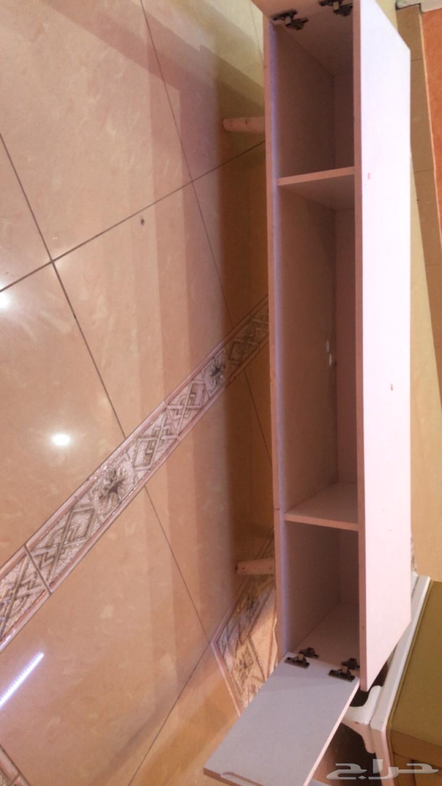 للبيع طاولة تلفزيون على السوم630342221634571122