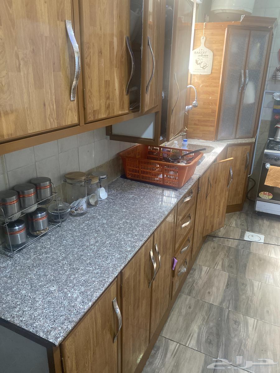 For sale: a complete kitchen including oven and microwave63035833104385111
