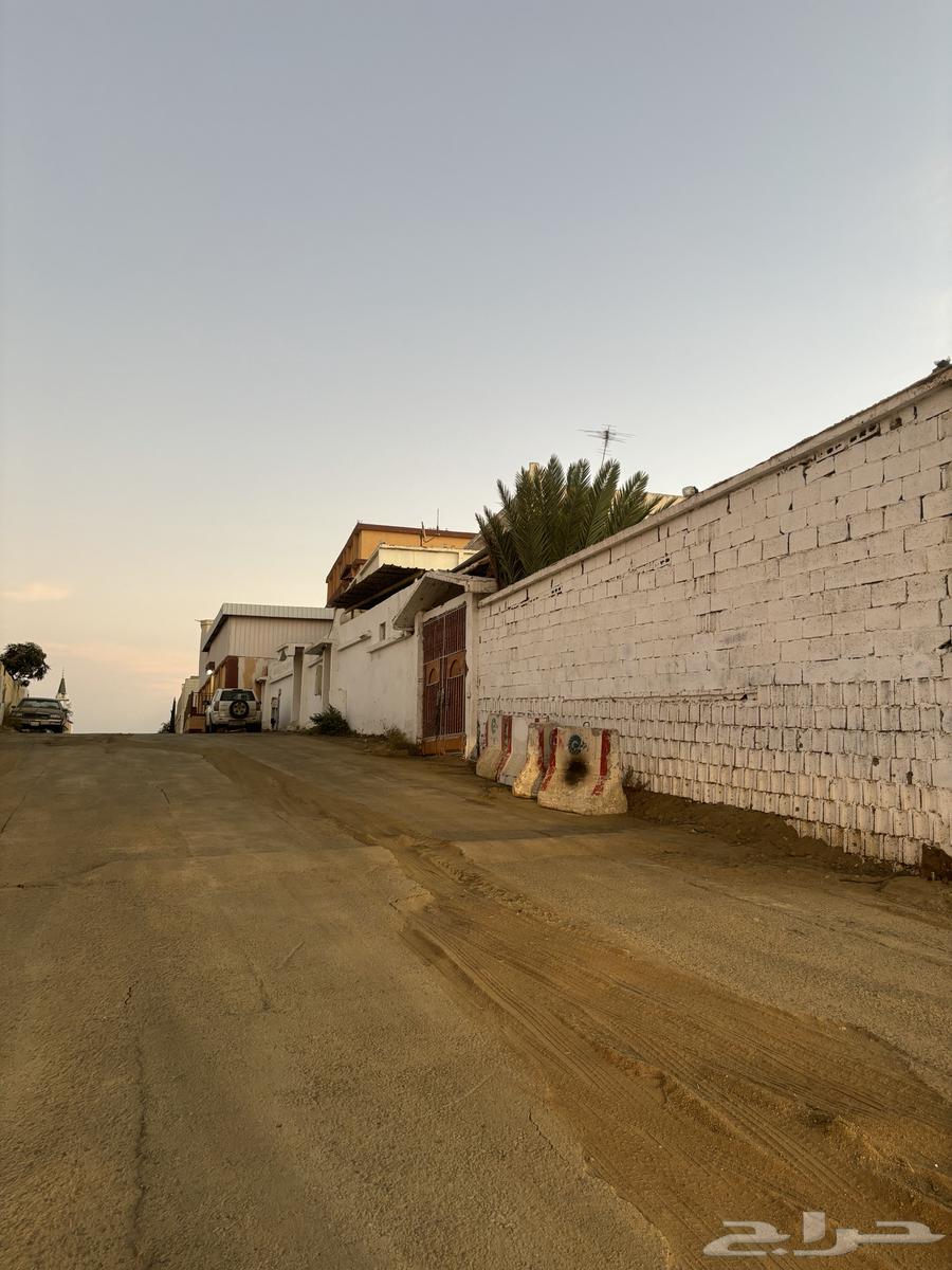 A house with armed courtyards for sale west of Al-Bahith Bridge63009818299139112