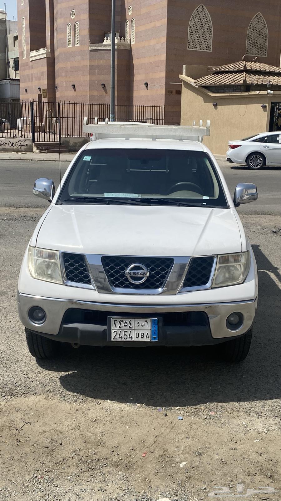 2008 Nissan Navara automatic car, in good condition63044781333890112