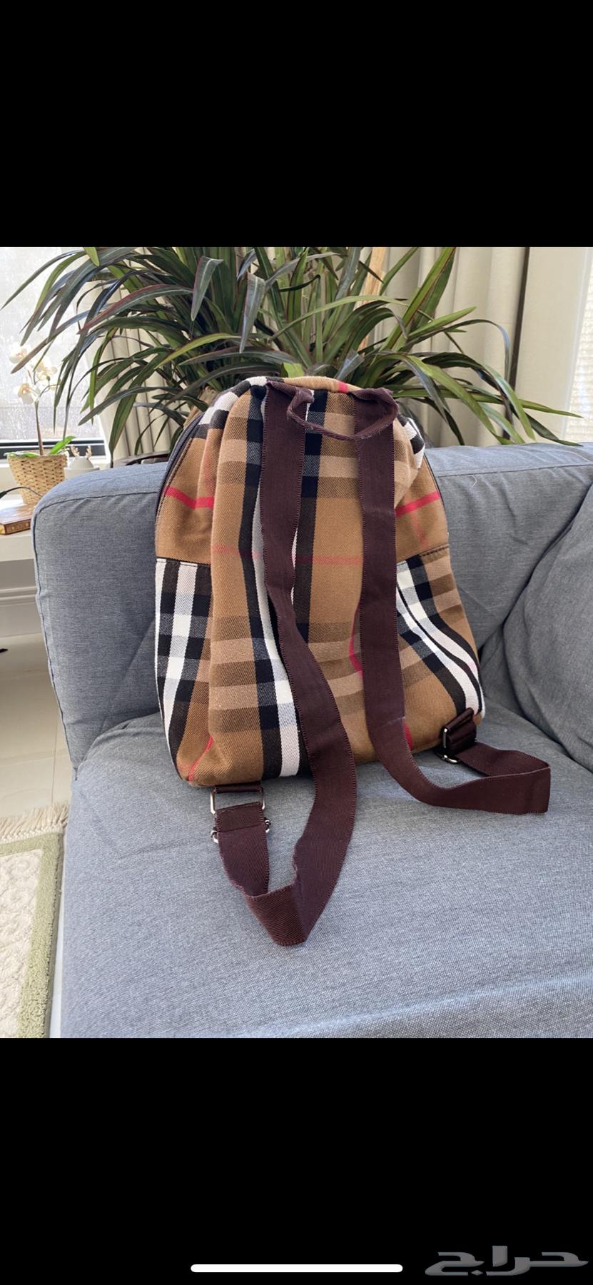 Burberry brand bag, limit 400, very clean, buyer's responsibility63034255771393111