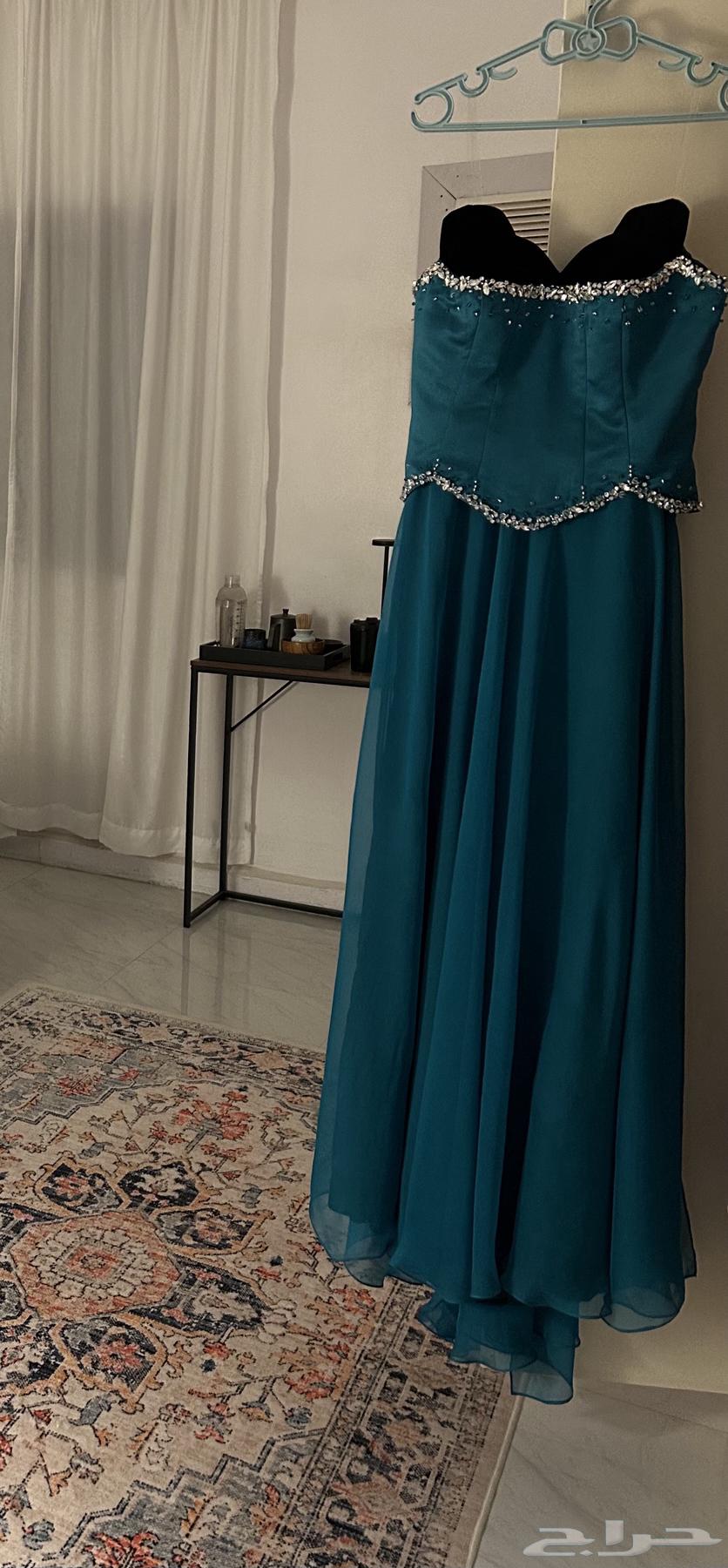 فستان مقاس s-m نظيف لبسه وحده63033366081666111