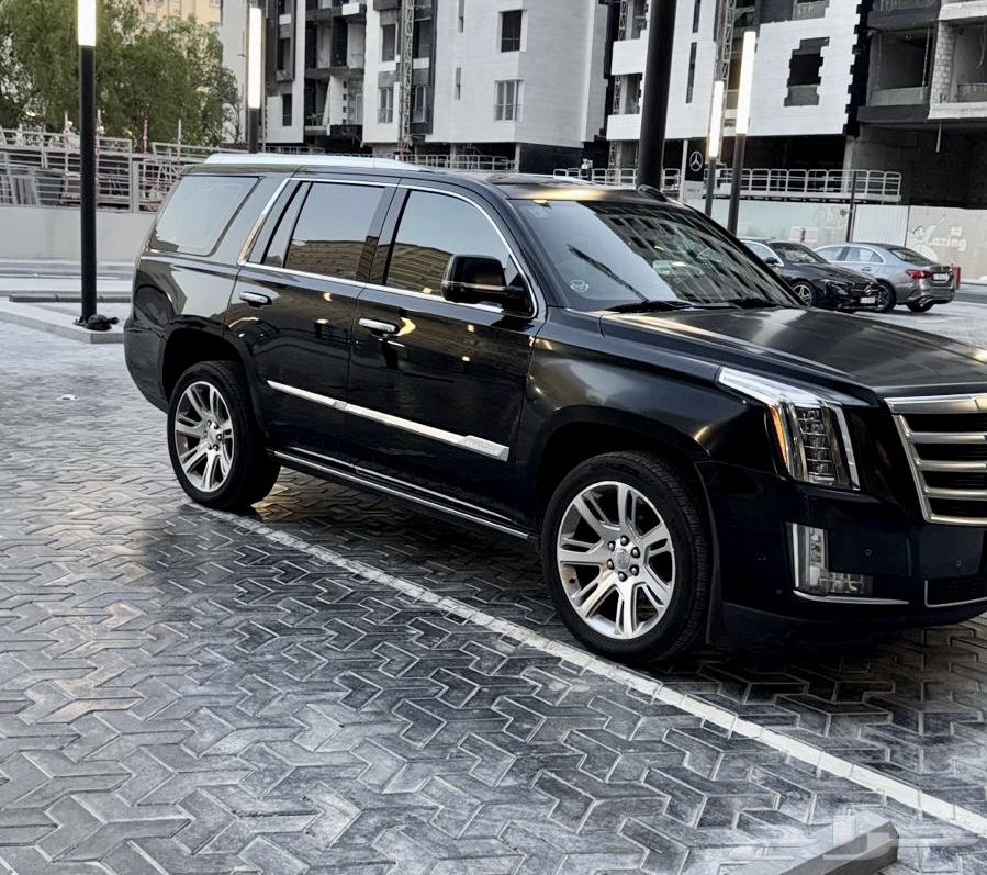The jewel of the roads Cadillac Escalade 202063046491376130114