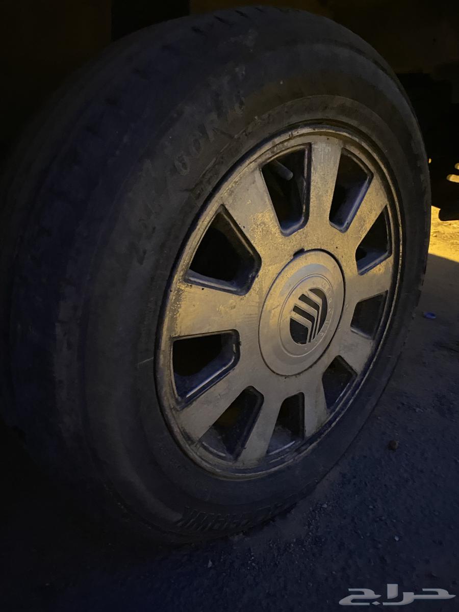 Ford rims with their tires63038090795265111