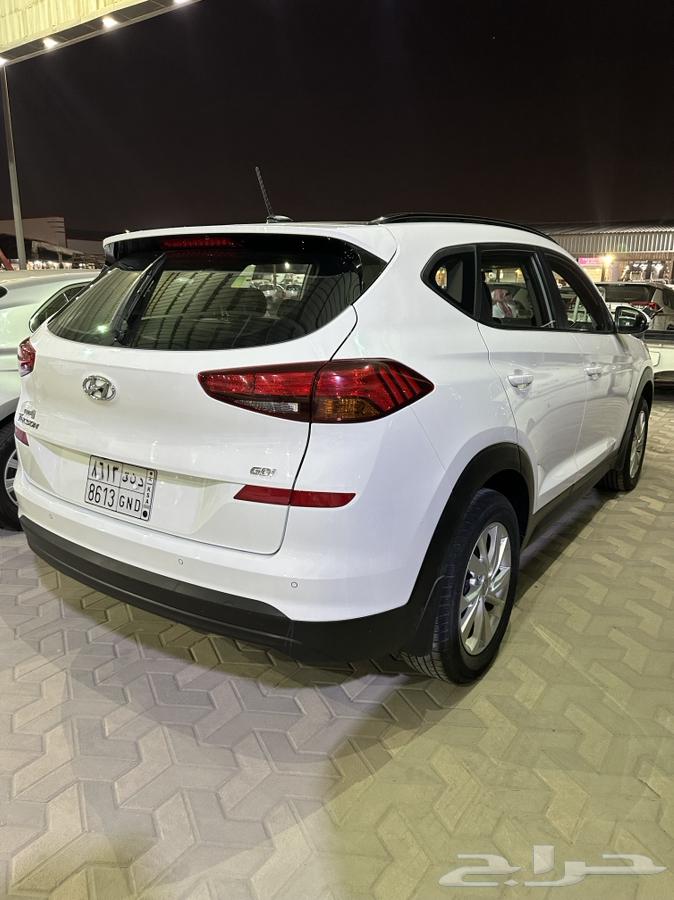 We are selling a Hyundai Tucson 2021 1600 CC with low mileage.63038081003011113