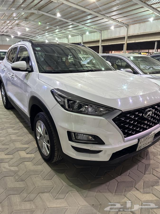 We are selling a Hyundai Tucson 2021 1600 CC with low mileage.63038081003011112