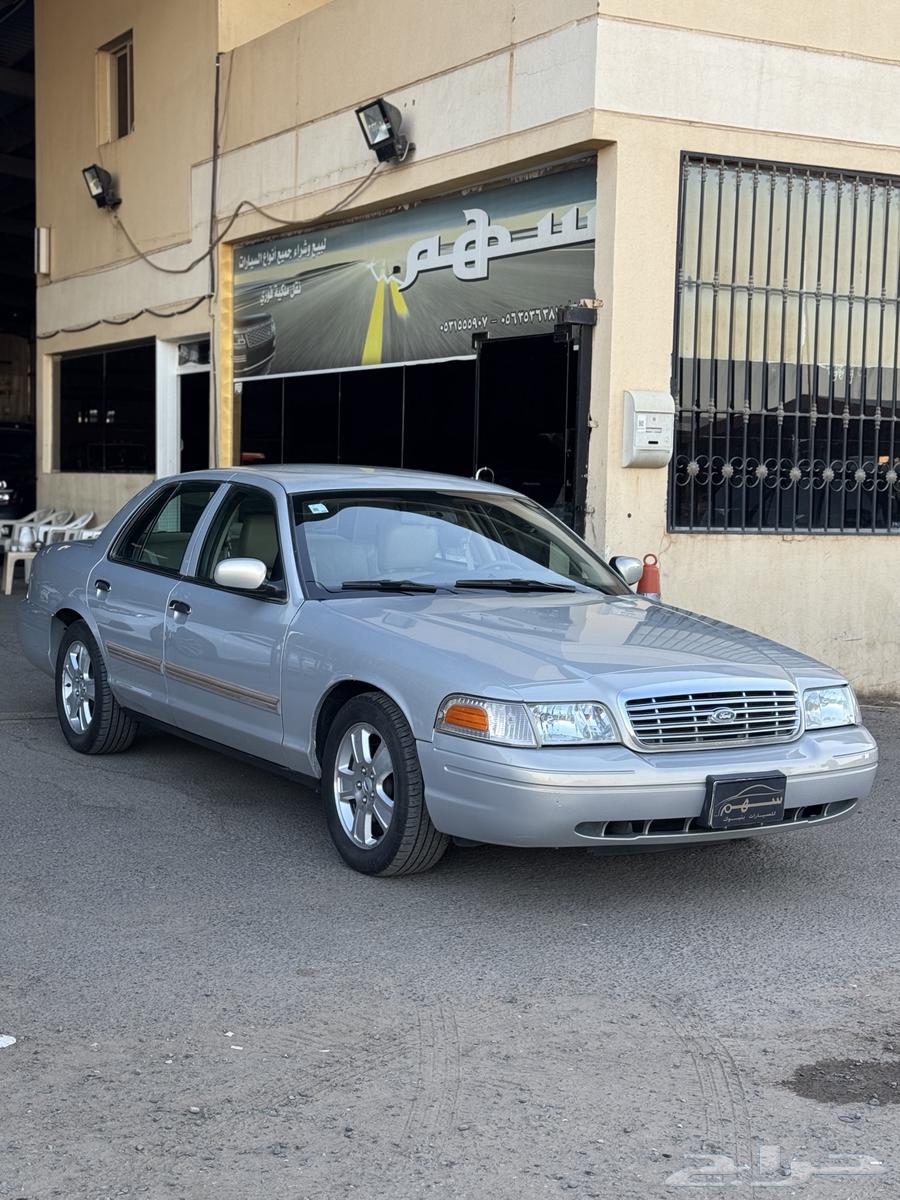 فورد فكتوريا 201163033639524994114