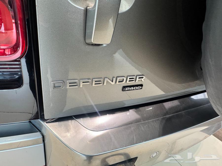 2022 Land Rover Defender P400 six-cylinder and at a very special price63034492737410114