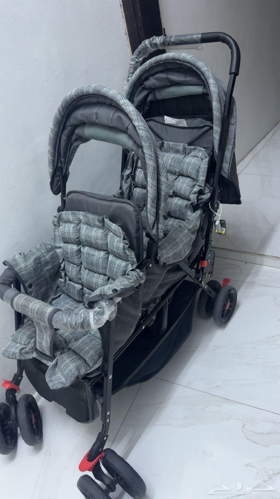 عربة أطفال نظيفه بحاله جيدا63029483144449113