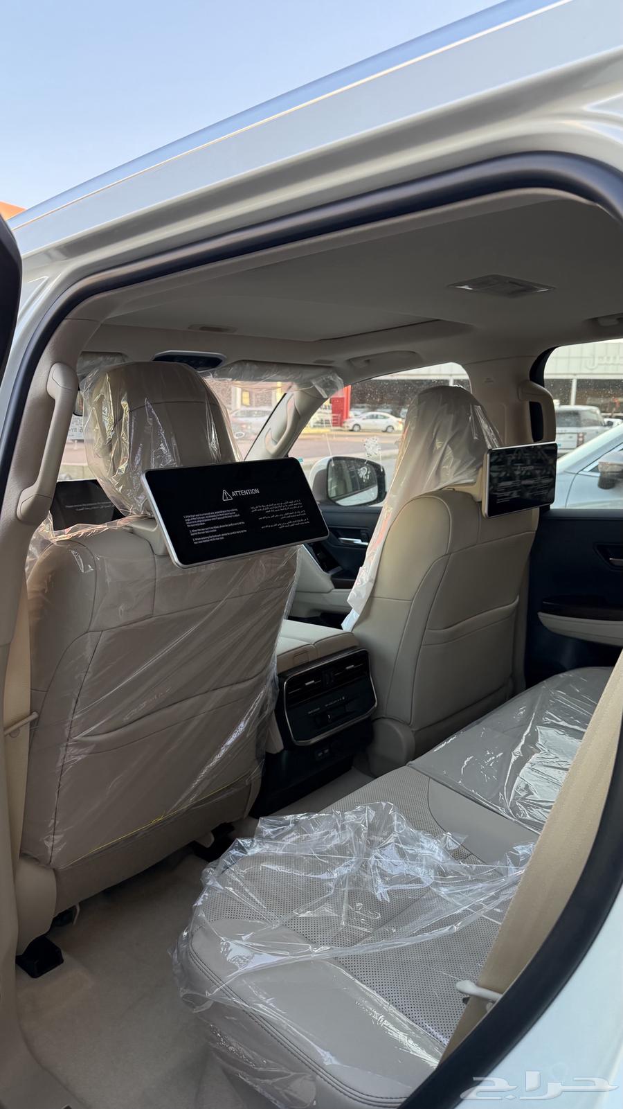 Special offer for 2025 Land Cruiser L4 gasoline Saudi Arabia version at 327,500 including tax63029286648833112